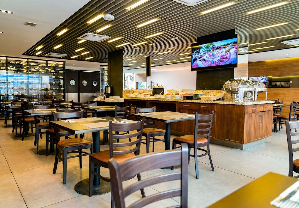 סנטיאגו Hotel Capital Bellet מראה חיצוני תמונה